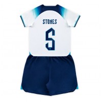 England John Stones #5 Replika babykläder Hemmaställ Barn VM 2022 Kortärmad (+ korta byxor)